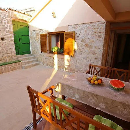 Daire Josa - 350 M From Sea